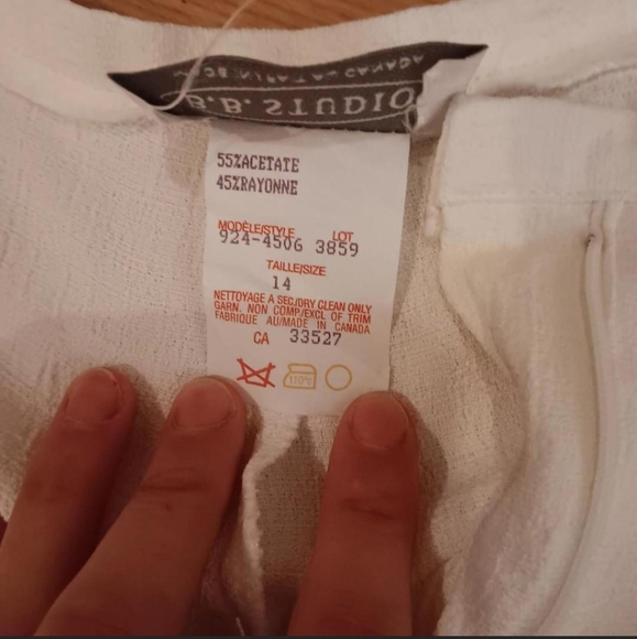 White lightweight wide leg pants 🤍 - Picture 7 of 7